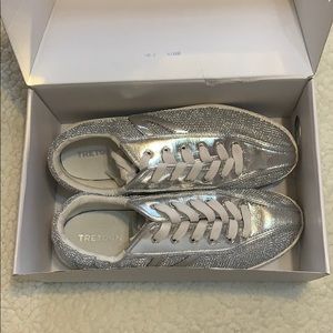 NEW TRETORN SNEAKERS